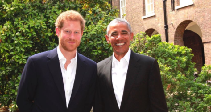 El príncipe Harry recibe a Obama en el palacio de Kensington El príncipe Harry recibe a Obama en el palacio de Kensington