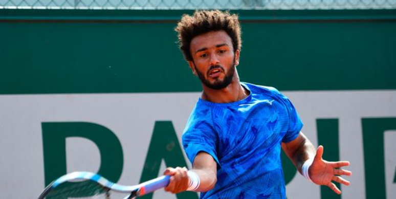 #Video Tenista acosa a reportera y lo vetan de Roland Garros