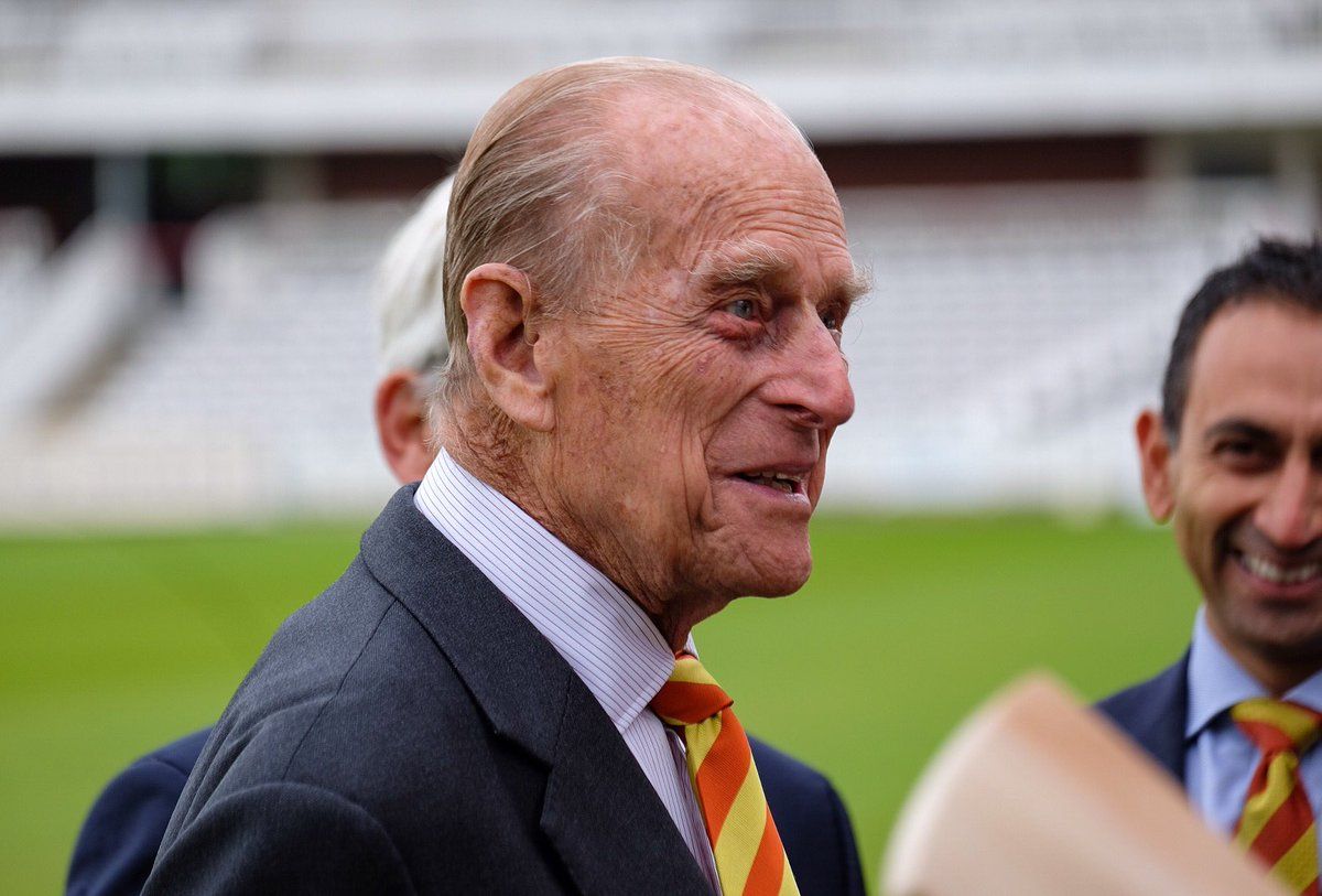 Se retira el duque de Edimburgo