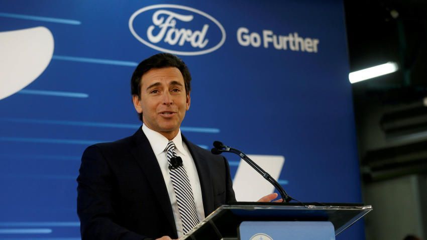 Ford reemplaza a su presidente tras pérdida en valor accionario
