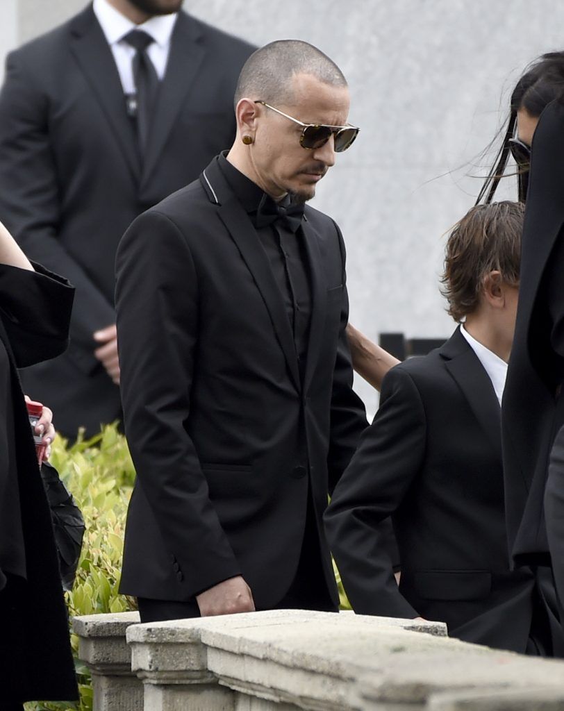 Realizan funeral de Chris Cornell en Los Ángeles - SOP-AP-SPANA-SPANENT-_De-l-8-812x1024