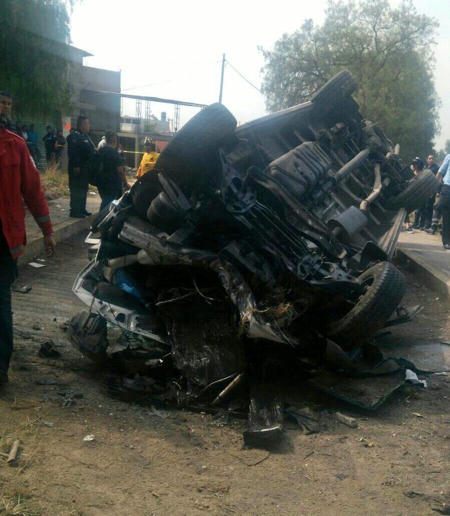 Volcadura deja tres muertos en la Autopista México-Pirámides - accidente-piramides1-893x1024