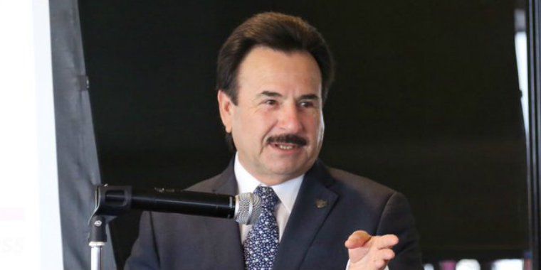 Alcalde de Tijuana confronta a periodista simpatizante de Trump