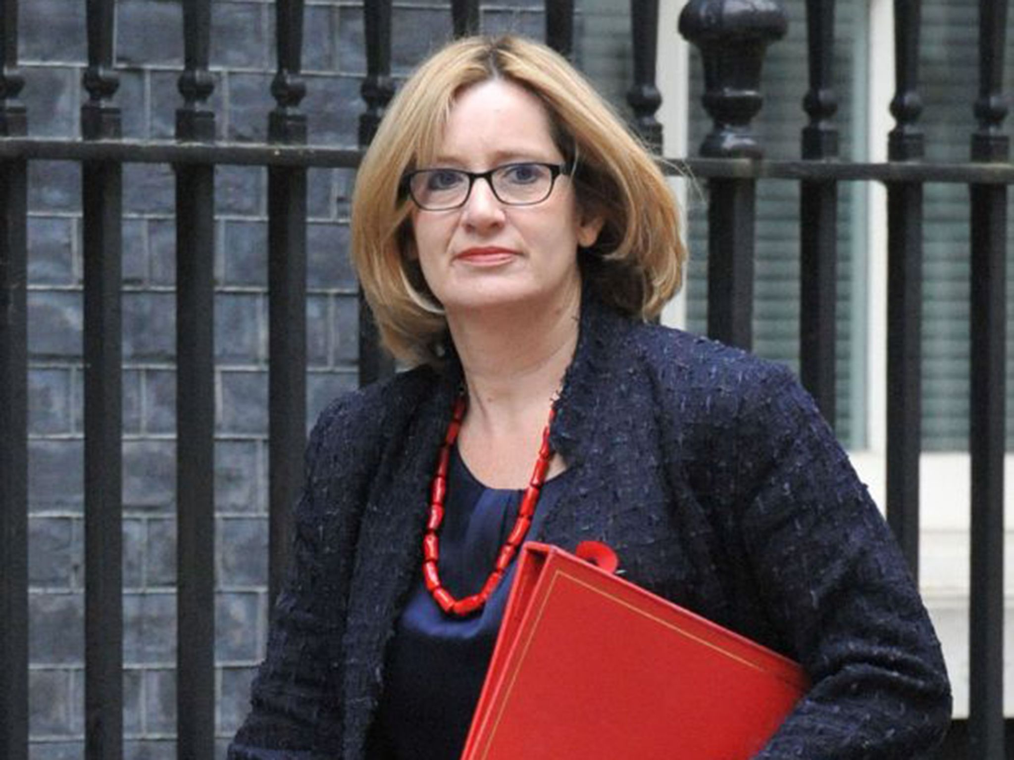 "Poco probable" que el atacante de Manchester actuara solo - amber-rudd