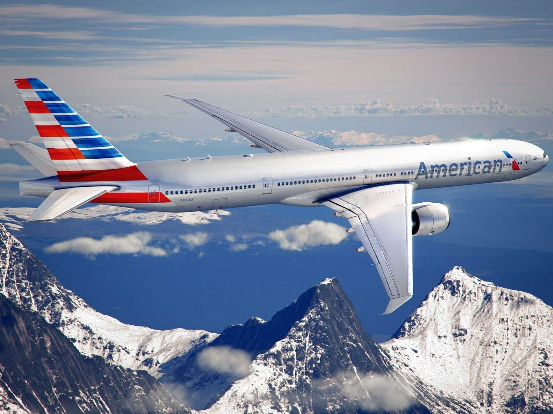 American Airlines reducirá el espacio entre sus asientos - american-airlines-new-logo-livery