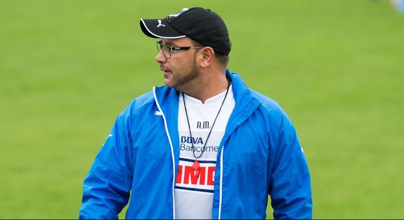 Mohamed continuará siendo entrenador de Monterrey por dos años