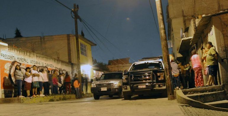 Asesinan a cuatro en Atizapán Asesinan a cuatro en Atizapán