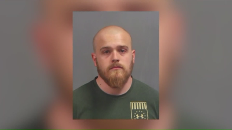 Hombre asesina a niña de dos años con movimientos de lucha libre Hombre asesina a niña de dos años con movimientos de lucha libre