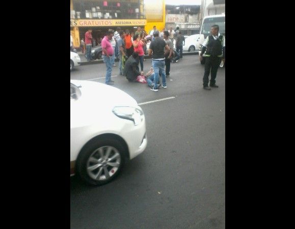 Atropellan a madre e hija en Calzada Ermita Iztapalapa - atropella-1