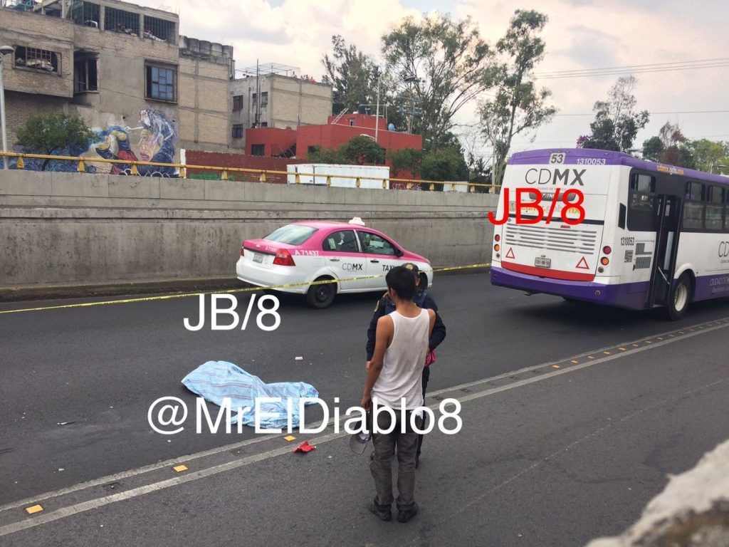 Microbús mata a joven en Eje 1 Norte - atropellado-2-1024x768