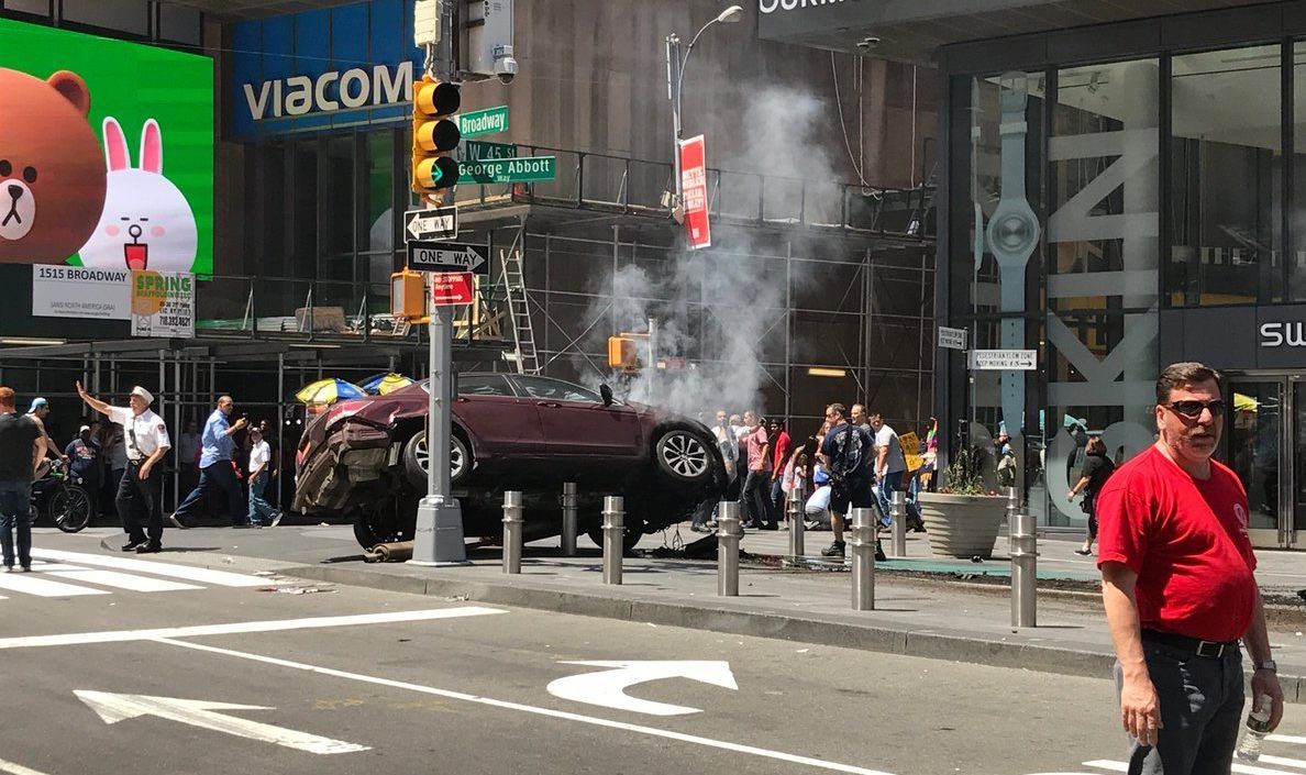 Accidente en Times Square deja un muerto y 23 heridos