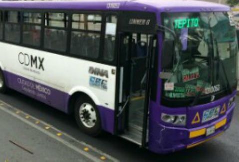 Microbús mata a joven en Eje 1 Norte