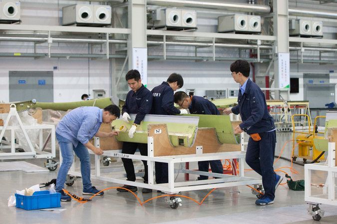 #Video Despega primer avión fabricado en China - avion-chino-2