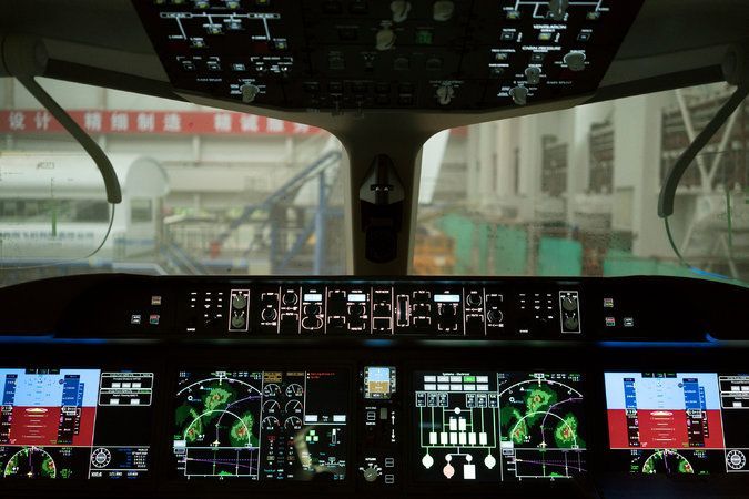 #Video Despega primer avión fabricado en China - avion-chino-4