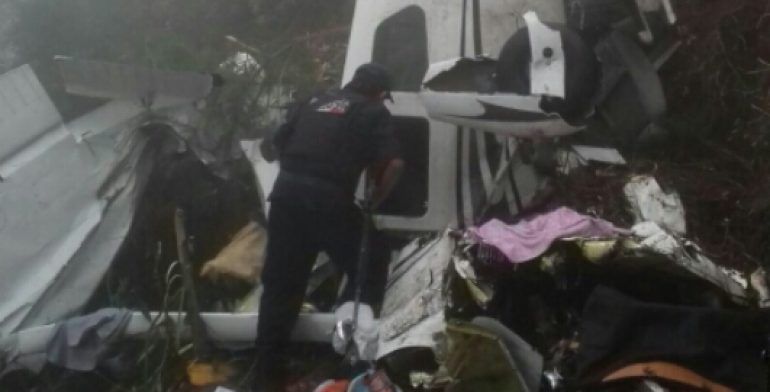 Identifican a tripulantes del avión pequeño estrellado en Veracruz