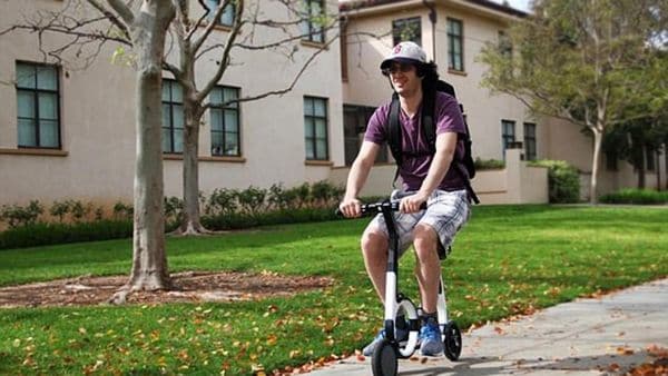 La bicicleta que cabe en una mochila y se controla con smartphone