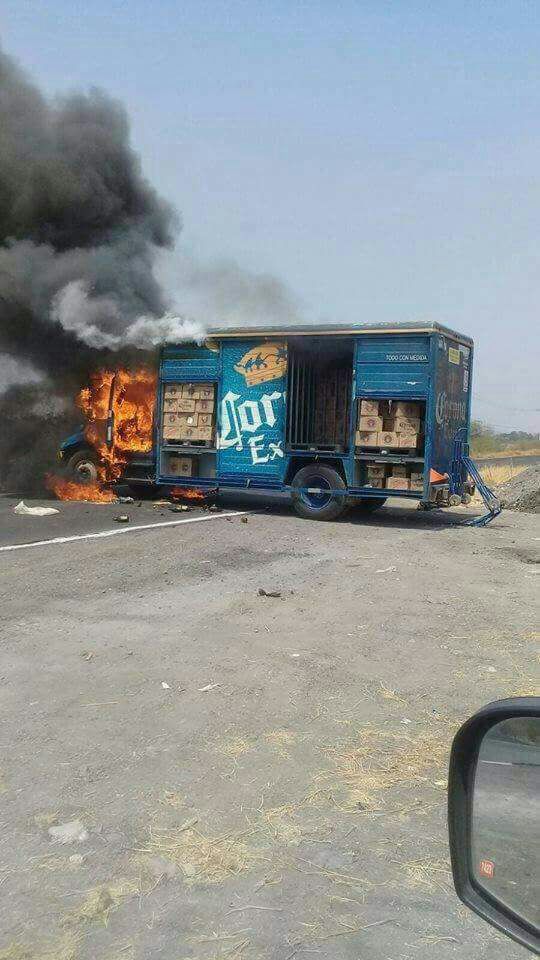 Nuevamente bloqueos en la Autopista Siglo 21 - bloqueos-2