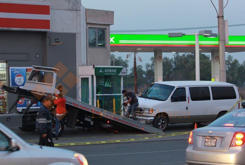 Balacera entre policías y ladrones deja cuatro heridos en Tultepec - cajero-tultepec-1-1024x691