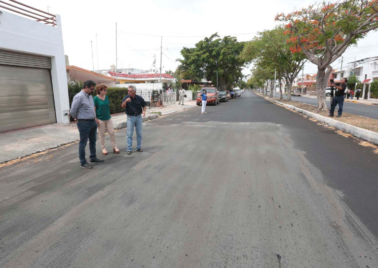 Dañan con ácido sulfúrico calles de Mérida