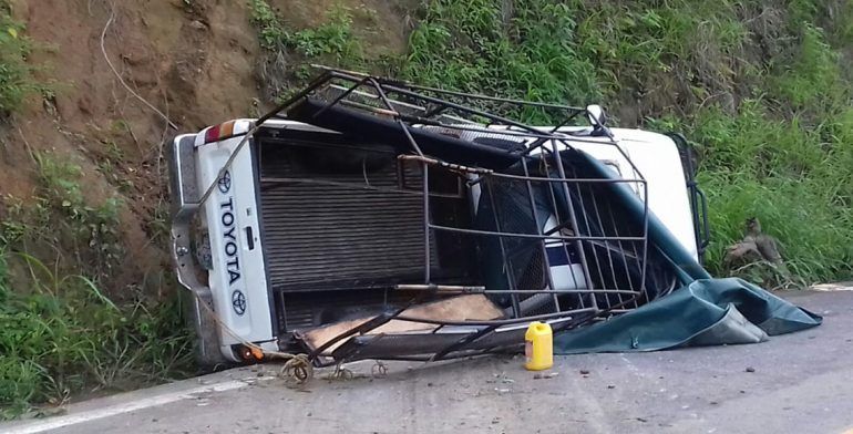 Volcadura deja un muerto y 20 heridos en Chiapas Volcadura deja un muerto y 20 heridos en Chiapas