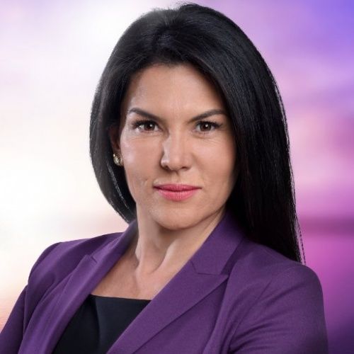 "La única independiente, real y ciudadana, soy yo": Teresa Castell - castell-de-oro2