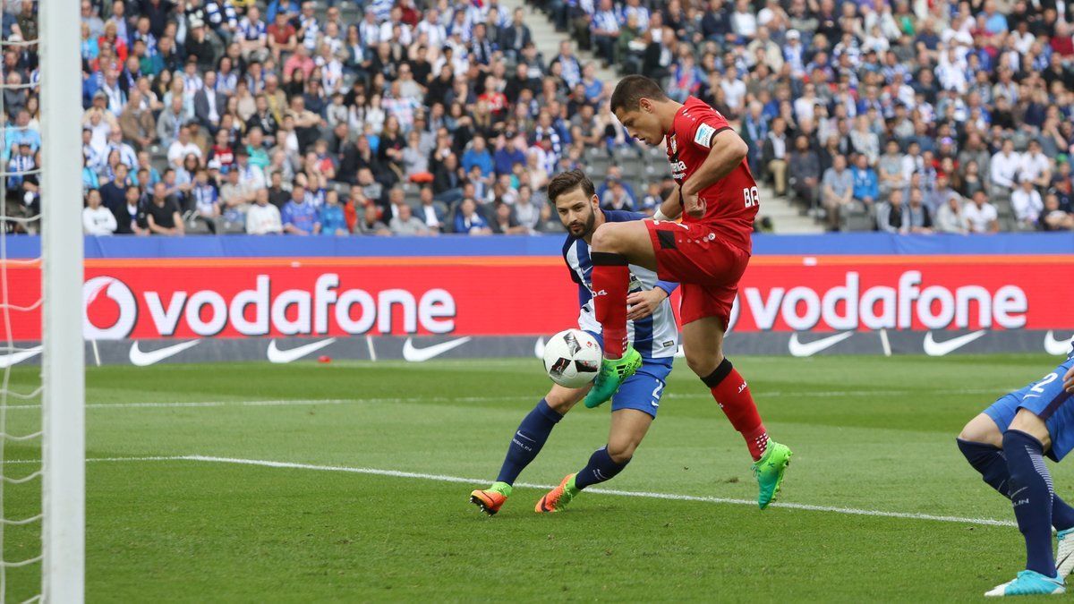 Chicharito anota con el Leverkusen luego de tres meses