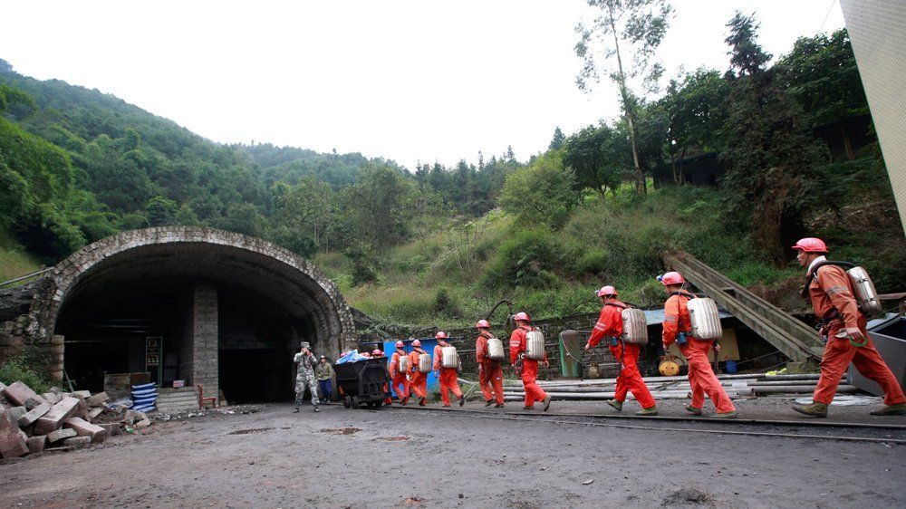 Mueren 18 mineros por fuga de gas en China