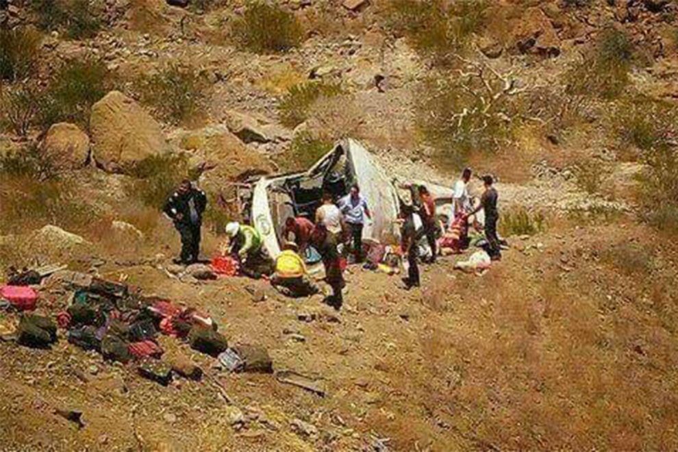 Choque de normalistas en BCS deja un muerto y 41 heridos - choque-normalistas-990x660