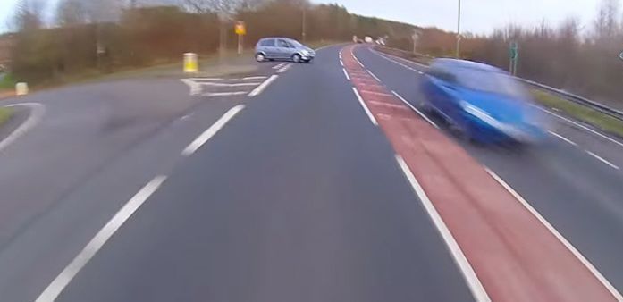 #Video Muere motociclista por conductora imprudente