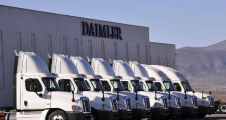 Teme Daimler una reducción de ingresos por las políticas de Donald Trump - daimler2