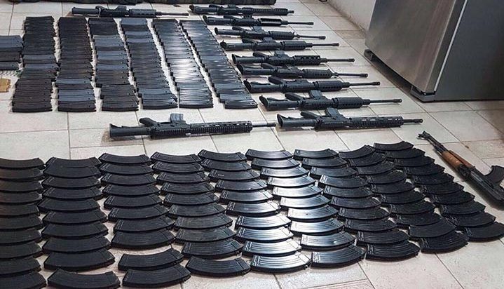 Aseguran media tonelada de droga y arsenal en frontera con EE.UU. Aseguran media tonelada de droga y arsenal en frontera con EE.UU.