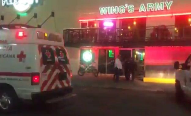 Asesinan a hombre dentro de restaurante en Guadalajara