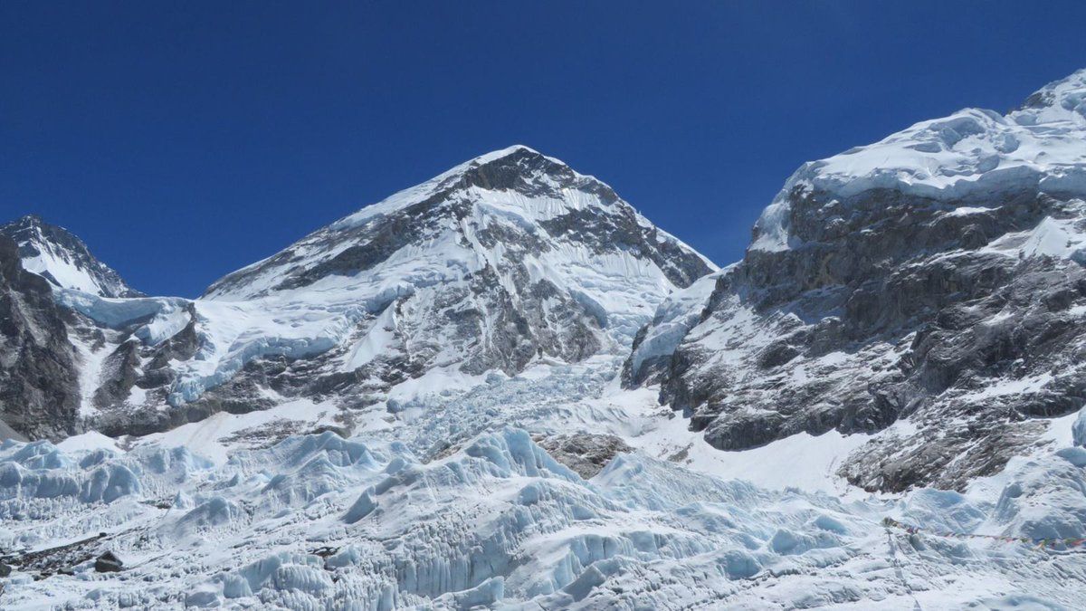 Mueren cuatro alpinistas en el monte Everest