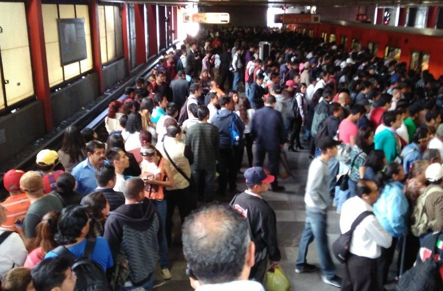 Falla provoca caos en Línea 7 del Metro