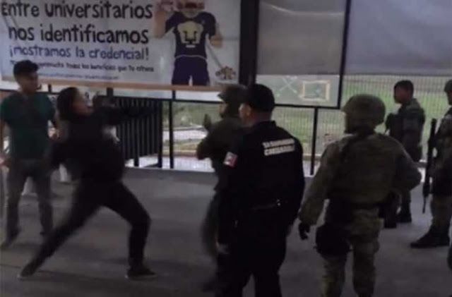 #Video Estudiantes de la FES Acatlán golpean a militares