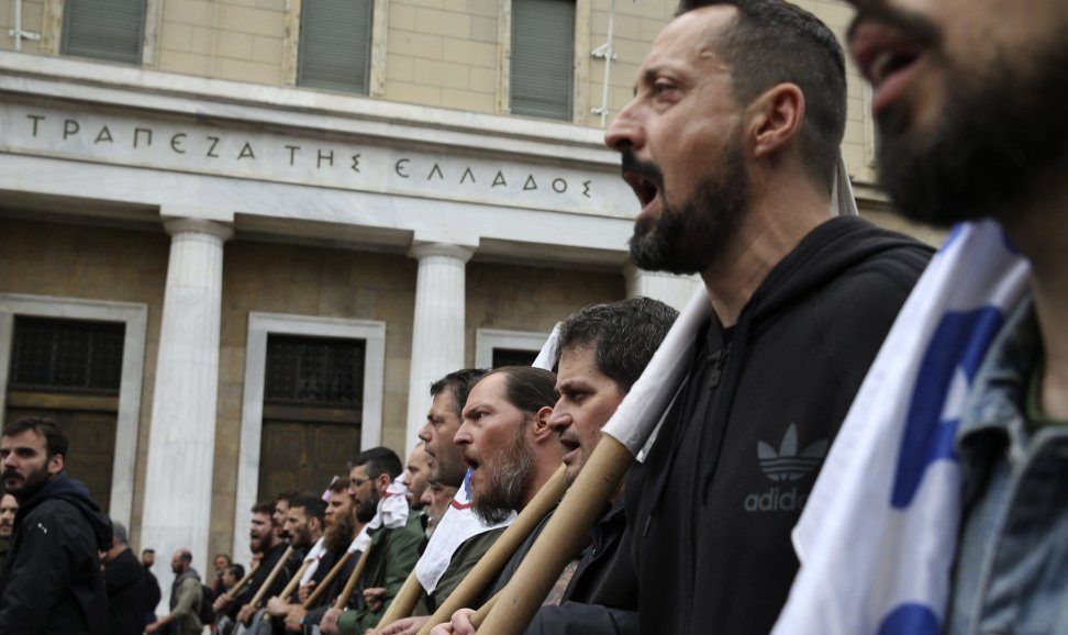 Grecia vuelve al paro nacional por nuevos recortes