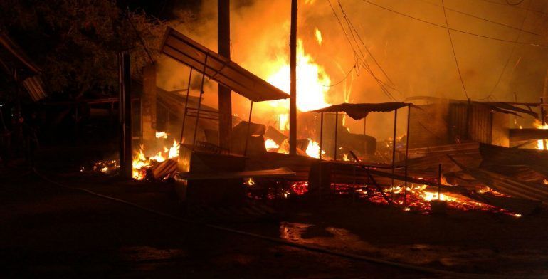 Se incendia la Central de Abasto de Acapulco