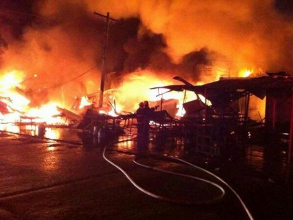 Se incendia la Central de Abasto de Acapulco - incendio-central-de-abasto-acapulco