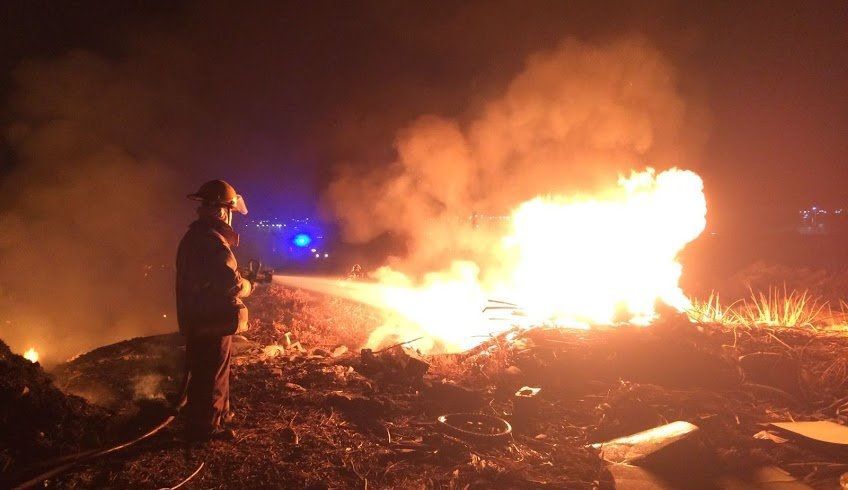 Controlan incendio en basurero de Torreón