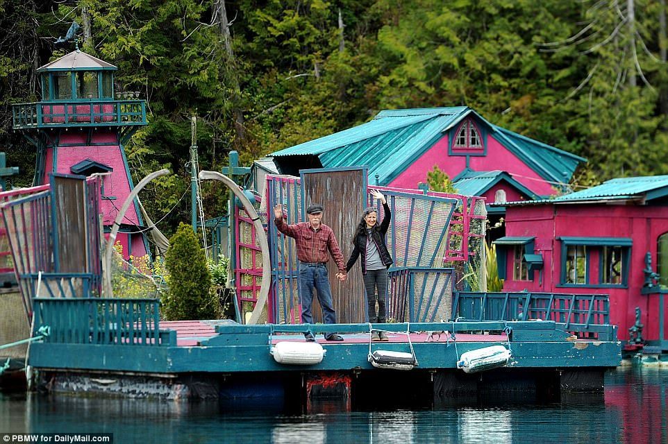 #Imágenes Pareja vive desde hace 25 años en su propia isla sustentable - isla-1