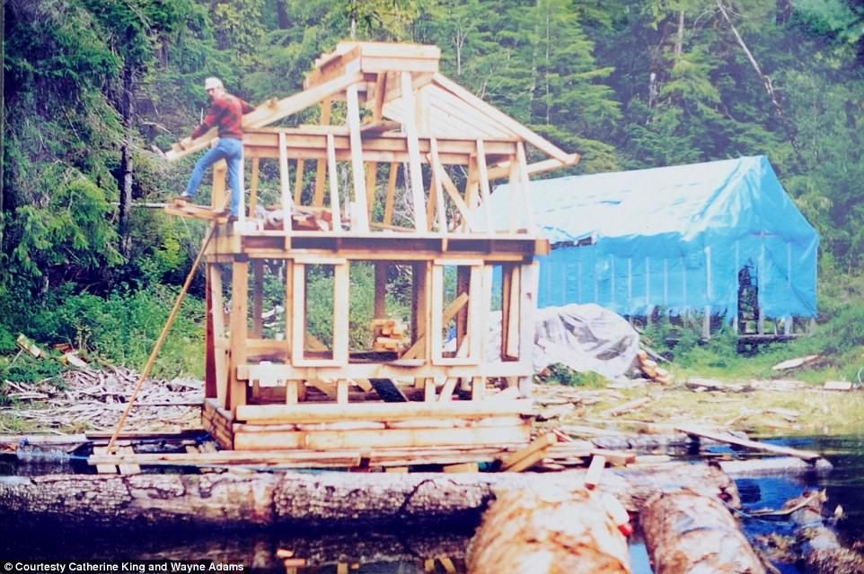 #Imágenes Pareja vive desde hace 25 años en su propia isla sustentable - isla-5