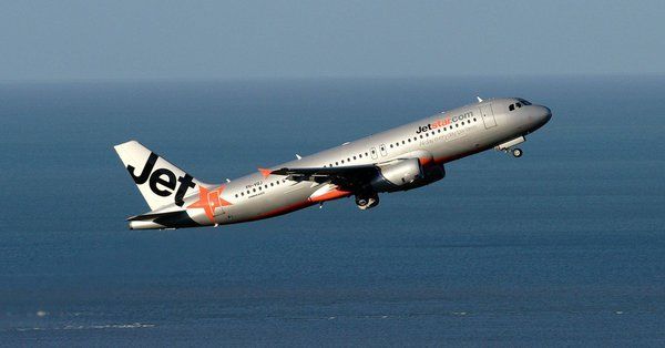 Aerolínea australiana cobrará por viajar con bebés