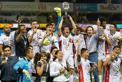 Hospitalizan a dos jugadores de Lobos BUAP tras riña - lobos-buap-1