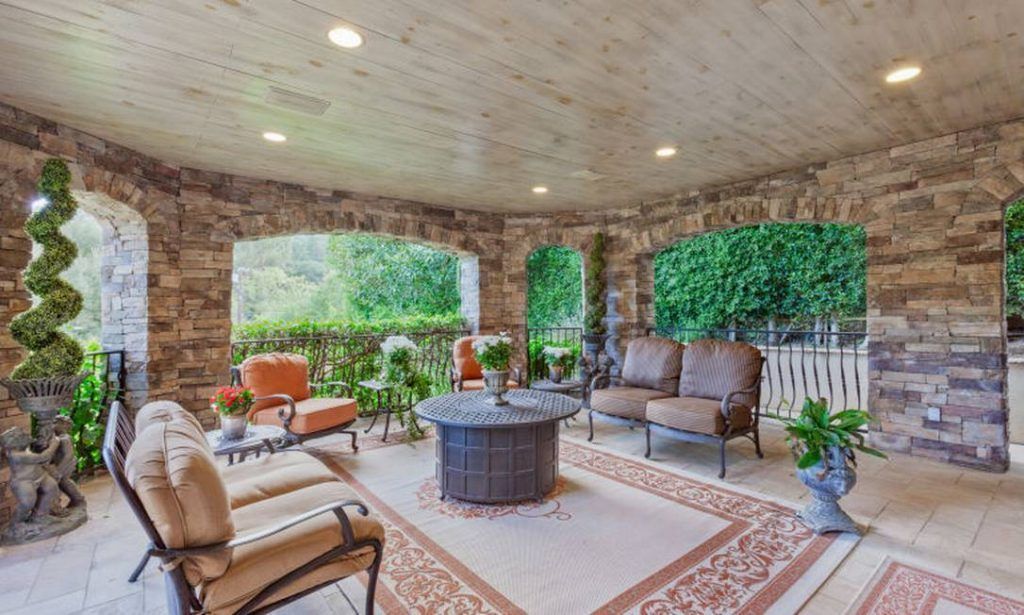 Ofrecen casa donde murió Marilyn Monroe - mansión-2-1024x615