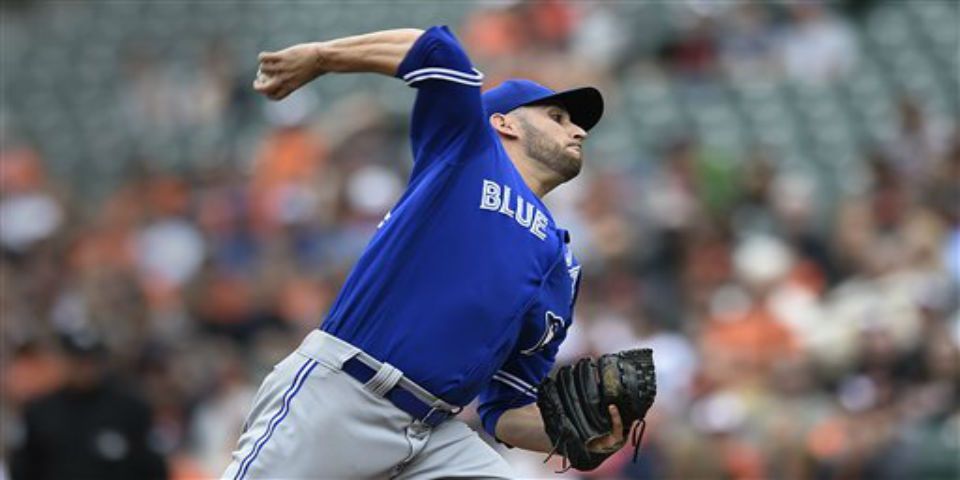 Marco Estrada registra 12 ponches en triunfo de Toronto