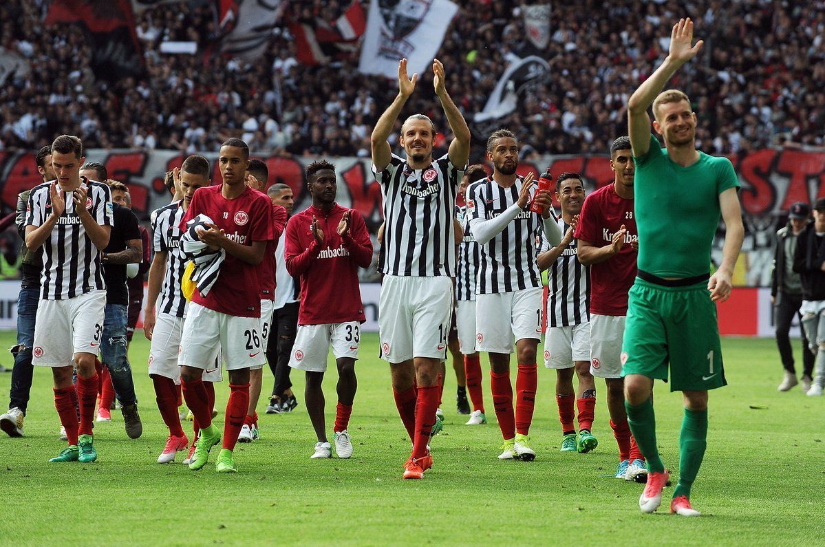 Marco Fabián juega en el empate del Eintracht Frankfurt y el Leipzig