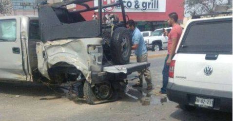 Comando armado vuelca camioneta de la Marina en Tamaulipas