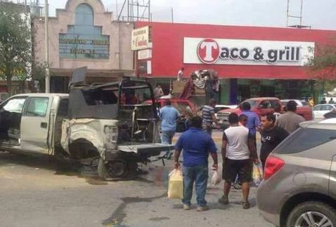 Comando armado vuelca camioneta de la Marina en Tamaulipas - marinos