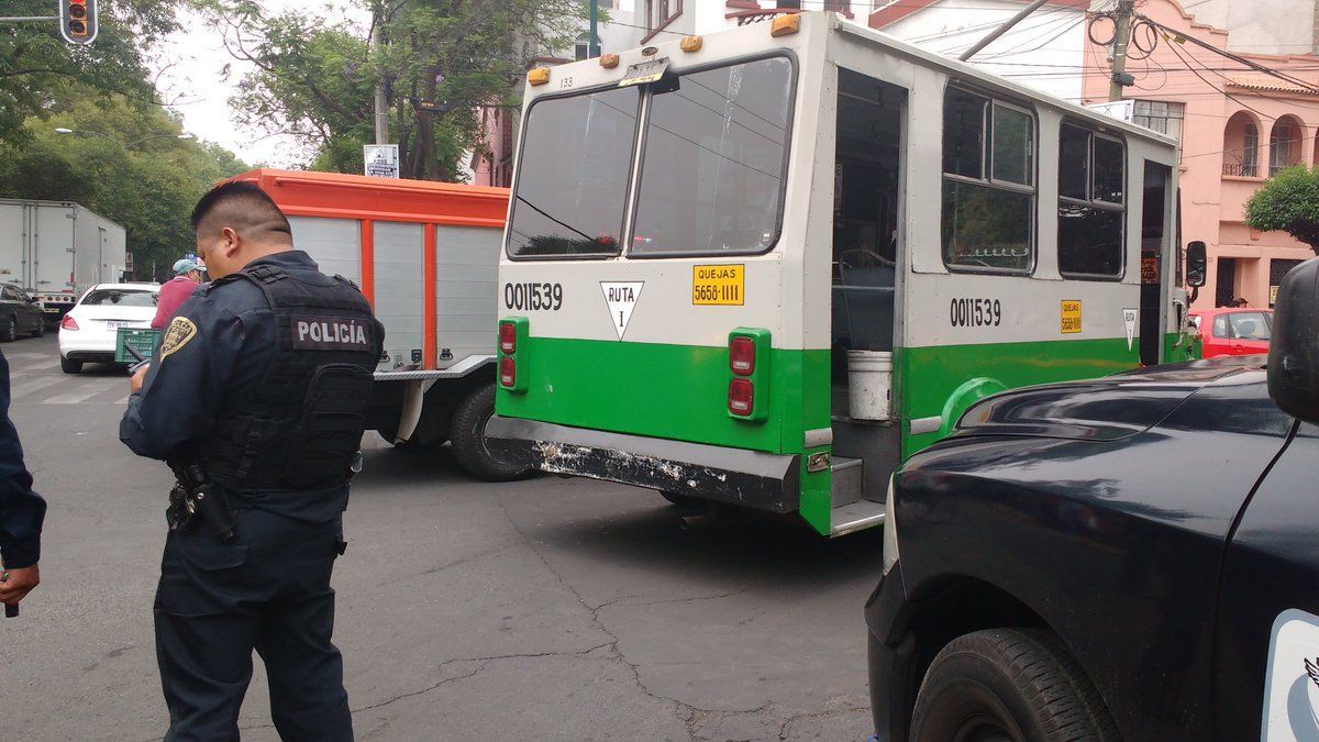 Microbusero mata a ciclista en colonia Álamos - microbus-ciclista