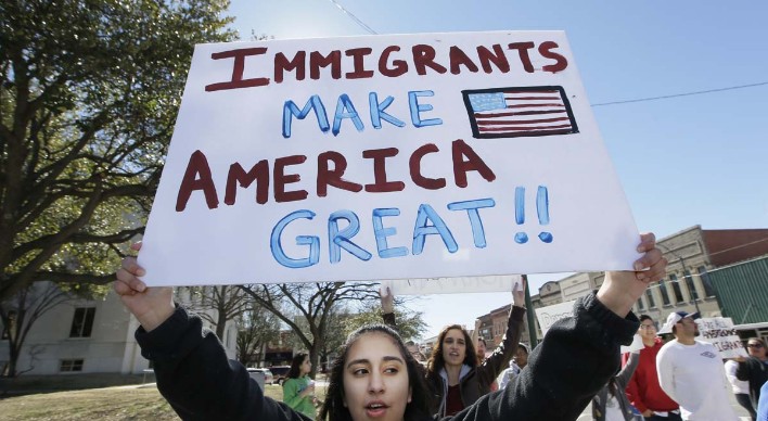 Gobierno de El Paso pone demanda contra ley antiinmigrante - migrantes